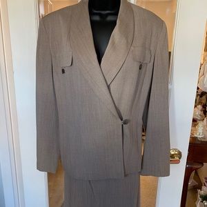 Apart Impressions Suit